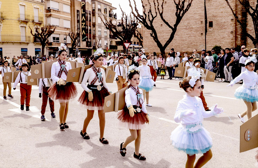 La alegra, el color y la diversin llen las calles de Totana con el Carnaval Infantil